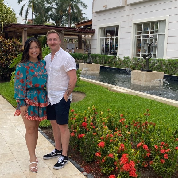 Meet your Posher, Jennifer - Picture 2 of 2